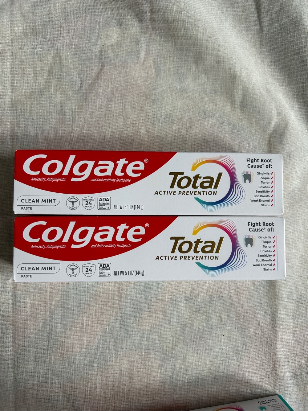 Colgate Total Active Prevention Mouthwash & Toothpaste Bundle - Picture 4 of 7